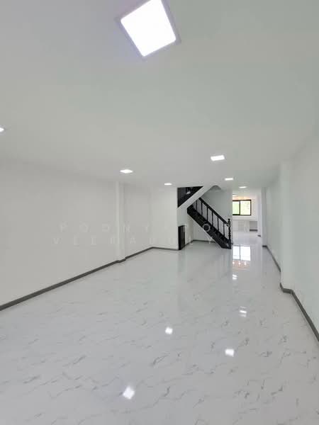 ทาวน์เฮ้าส์ : ซอยบางแวก 95 พุทธมณฑลสาย 2, Bangkok, Bang Phai, Bang Khae, Bangkok, 3 Bedrooms, 160 sqm, Townhouse For Sale, by Poonyaporn Veerabulyarit, 500448619 - DDproperty.com