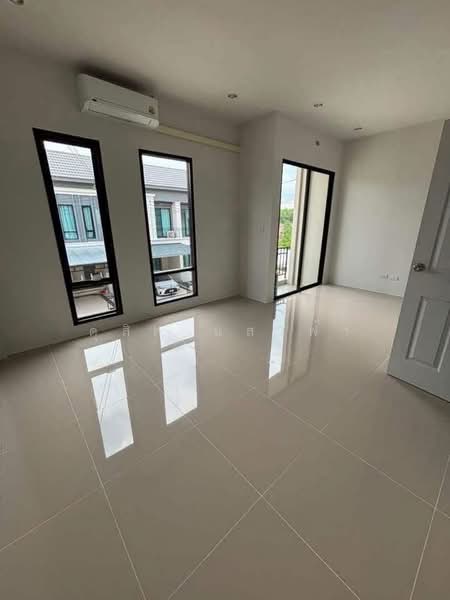 ให้เช่าทาวน์โฮมใหม่ ม.บริสทาวน์ ( Birs Town ) ปลวกแดง ระยอง, Rayong, Pluak Daeng, Rayong, 3 Bedrooms, 75 sqm, Townhouse For Rent, by Dusit Saengfa, 500448648 - DDproperty.com