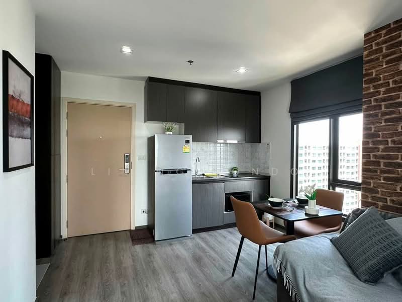 Rich Park @ Triple Station, Bangkok, 591 Srinakarin Road, Suan Luang, Bangkok, 1 Bedroom, 35 sqm, Condo For Rent, by Living Condo, 500448718 - DDproperty.com