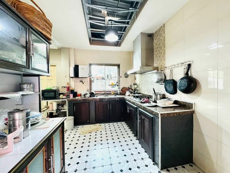 บ้านเดี่ยวหลังใหญ่ หนองค้อ ศรีราชา, Chon Buri (Pattaya), หนองค้อ, Surasak, Si Racha, Chon Buri (Pattaya), 4 Bedrooms, 200 sqm, Single Detached House For Sale, by A.T.A. Property, 500448741 - DDproperty.com