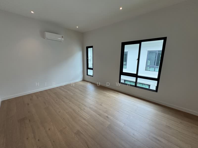 Narinsiri Rama 9-Krungthep Kreetha, Bangkok, Saphan Sung, Bangkok, 4 Bedrooms, 330 sqm, Single Detached House For Sale, by Hirun Pudwaree, 500448794 - DDproperty.com