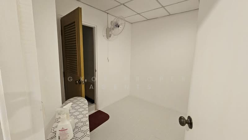 Baan Ananda, Bangkok, Sukhumvit 61, Khlong Tan Nua, Watthana, Bangkok, 3 Bedrooms, 300 sqm, Condo For Rent, by BANGKOK PROPERTY AGENTS, 500448800 - DDproperty.com