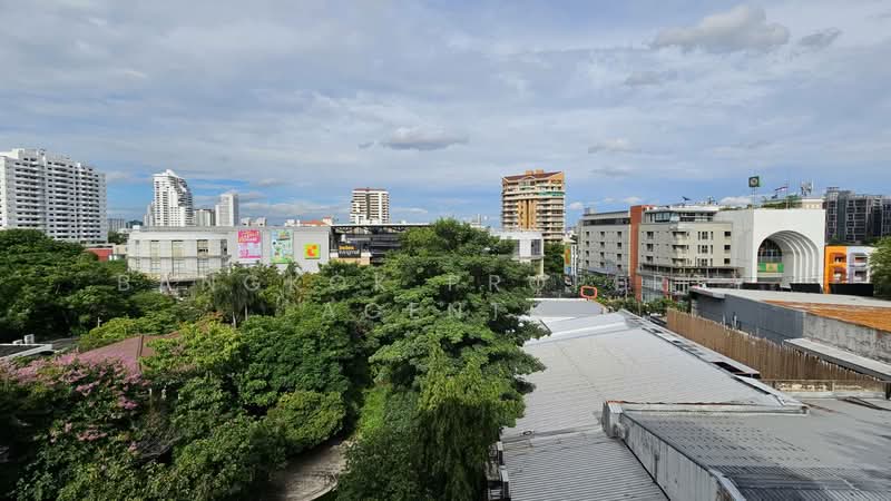 Baan Ananda, Bangkok, Sukhumvit 61, Khlong Tan Nua, Watthana, Bangkok, 3 Bedrooms, 300 sqm, Condo For Rent, by BANGKOK PROPERTY AGENTS, 500448800 - DDproperty.com