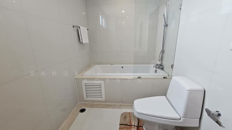 Piyathip Place, Bangkok, 24 Soi Prommitr, Khlong Tan Nua, Watthana, Bangkok, 2 Bedrooms, 173 sqm, Condo For Rent, by BANGKOK PROPERTY AGENTS, 500448825 - DDproperty.com