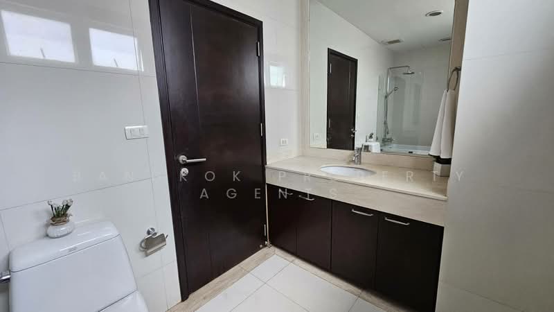 Piyathip Place, Bangkok, 24 Soi Prommitr, Khlong Tan Nua, Watthana, Bangkok, 2 Bedrooms, 174 sqm, Condo For Rent, by BANGKOK PROPERTY AGENTS, 500448828 - DDproperty.com