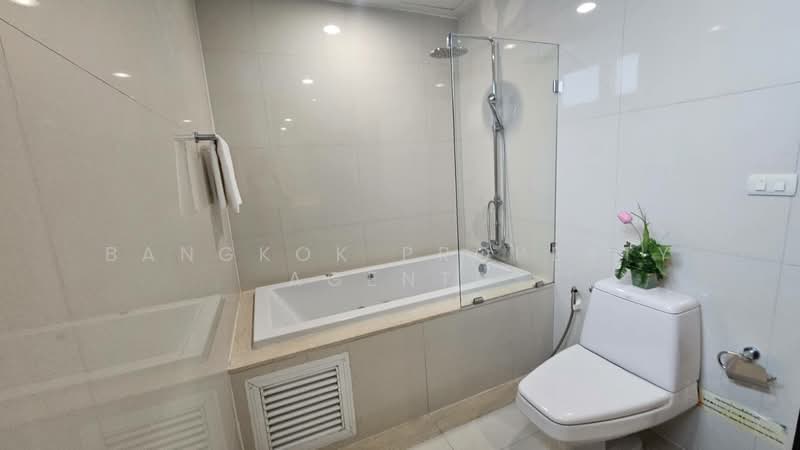 Piyathip Place, Bangkok, 24 Soi Prommitr, Khlong Tan Nua, Watthana, Bangkok, 2 Bedrooms, 137 sqm, Condo For Rent, by BANGKOK PROPERTY AGENTS, 500448830 - DDproperty.com