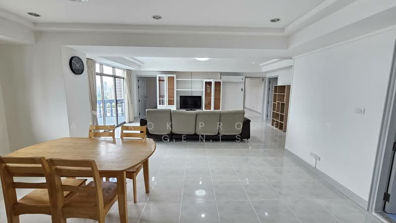 Royal Castle Sukhumvit, Bangkok, 30 Soi Sukhumvit 39, Khlongtoei Nua, Watthana, Bangkok, 3 Bedrooms, 160 sqm, Condo For Rent, by BANGKOK PROPERTY AGENTS, 500448841 - DDproperty.com