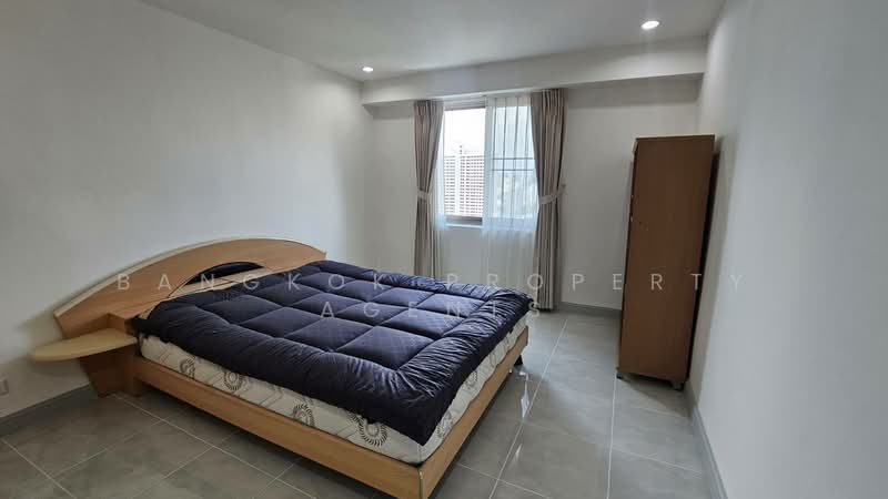 Royal Castle Sukhumvit, Bangkok, 30 Soi Sukhumvit 39, Khlongtoei Nua, Watthana, Bangkok, 3 Bedrooms, 160 sqm, Condo For Rent, by BANGKOK PROPERTY AGENTS, 500448841 - DDproperty.com
