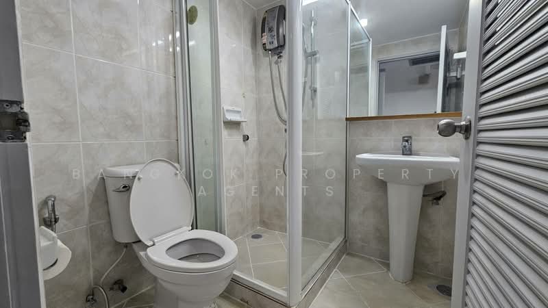 Royal Castle Sukhumvit, Bangkok, 30 Soi Sukhumvit 39, Khlongtoei Nua, Watthana, Bangkok, 3 Bedrooms, 160 sqm, Condo For Rent, by BANGKOK PROPERTY AGENTS, 500448841 - DDproperty.com