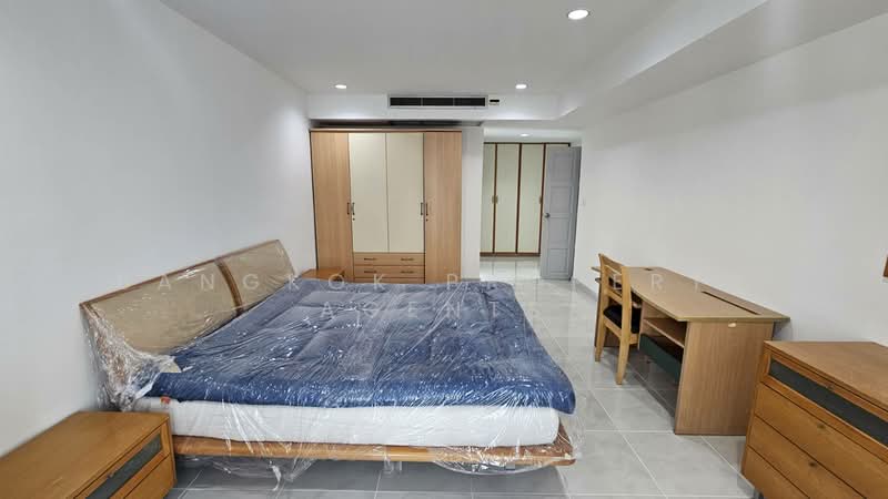 Royal Castle Sukhumvit, Bangkok, 30 Soi Sukhumvit 39, Khlongtoei Nua, Watthana, Bangkok, 3 Bedrooms, 160 sqm, Condo For Rent, by BANGKOK PROPERTY AGENTS, 500448841 - DDproperty.com