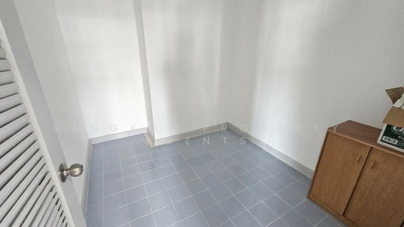 Royal Castle Sukhumvit, Bangkok, 30 Soi Sukhumvit 39, Khlongtoei Nua, Watthana, Bangkok, 3 Bedrooms, 160 sqm, Condo For Rent, by BANGKOK PROPERTY AGENTS, 500448841 - DDproperty.com