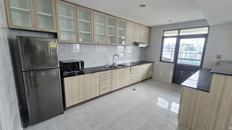 Royal Castle Sukhumvit, Bangkok, 30 Soi Sukhumvit 39, Khlongtoei Nua, Watthana, Bangkok, 3 Bedrooms, 160 sqm, Condo For Rent, by BANGKOK PROPERTY AGENTS, 500448841 - DDproperty.com
