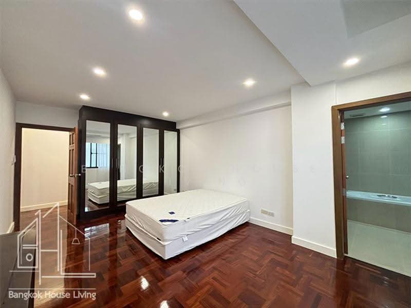 Grand Ville House 1, Bangkok, 36 Soi Sukhumvit 24, Khong Tan, Khlong Toei, Bangkok, 3 Bedrooms, 225 sqm, Condo For Rent, by Bangkok House Living, 500448848 - DDproperty.com