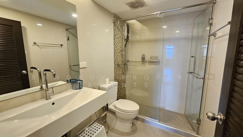 Royal Castle Sukhumvit, Bangkok, 30 Soi Sukhumvit 39, Khlongtoei Nua, Watthana, Bangkok, 3 Bedrooms, 139 sqm, Condo For Rent, by BANGKOK PROPERTY AGENTS, 500448852 - DDproperty.com