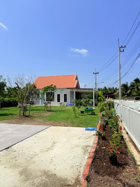 บ้านเดี่ยวพร้อมที่ดินดำเนินสะดวก ราชบุรี, Ratchaburi, Damnoen Saduak, Ratchaburi, 2 Bedrooms, 150 sqm, Single Detached House For Sale, by The Best Property ฝน, 500448856 - DDproperty.com
