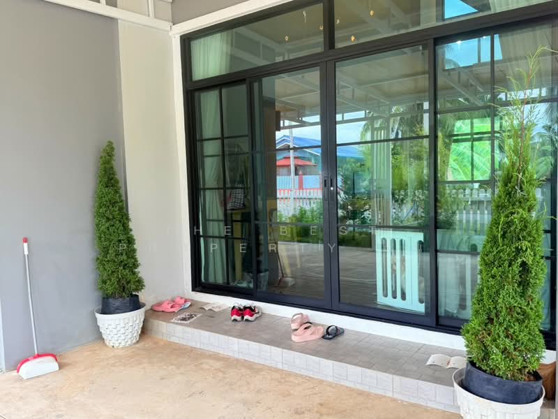 บ้านเดี่ยวพร้อมที่ดินดำเนินสะดวก ราชบุรี, Ratchaburi, Damnoen Saduak, Ratchaburi, 2 Bedrooms, 150 sqm, Single Detached House For Sale, by The Best Property ฝน, 500448856 - DDproperty.com