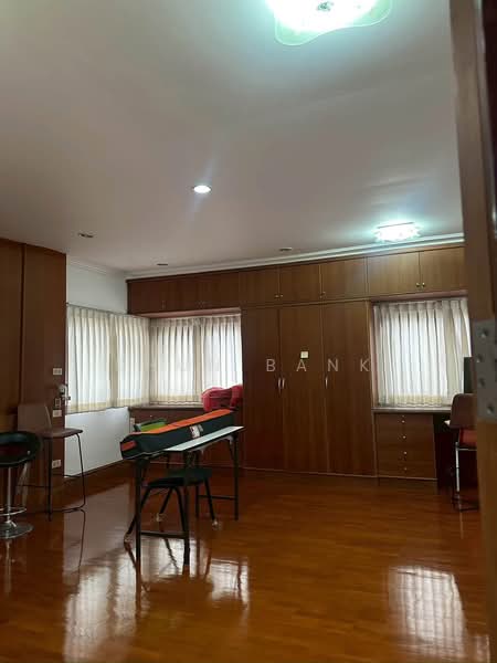 Mahadthai village 1, Bangkok, Mu baan mahadthai 1, Bang Ra Mat, Taling Chan, Bangkok, 5 Bedrooms, 580 sqm, Single Detached House For Rent, by Khun Bank, 500448882 - DDproperty.com