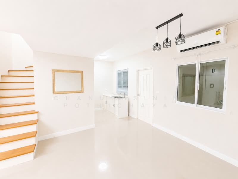 ลาดกระบัง, Samut Prakan, ลาดกระบัง 54, Srisa Chorakhe Noi, Bang Sao Thong, Samut Prakan, 3 Bedrooms, 150 sqm, Townhouse For Sale, by Chanuthsinin Pothichaya, 500448887 - DDproperty.com