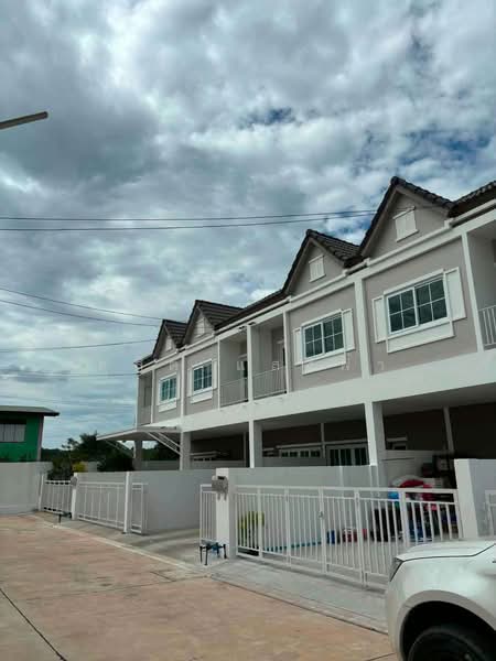ให้เช่าทาวน์โฮมใหม่ ม.ฟอร่า โฮม2 บ่อวิน ศรีราชา, Chon Buri (Pattaya), Bo Win, Si Racha, Chon Buri (Pattaya), 3 Bedrooms, 80 sqm, Townhouse For Rent, by Dusit Saengfa, 500448904 - DDproperty.com