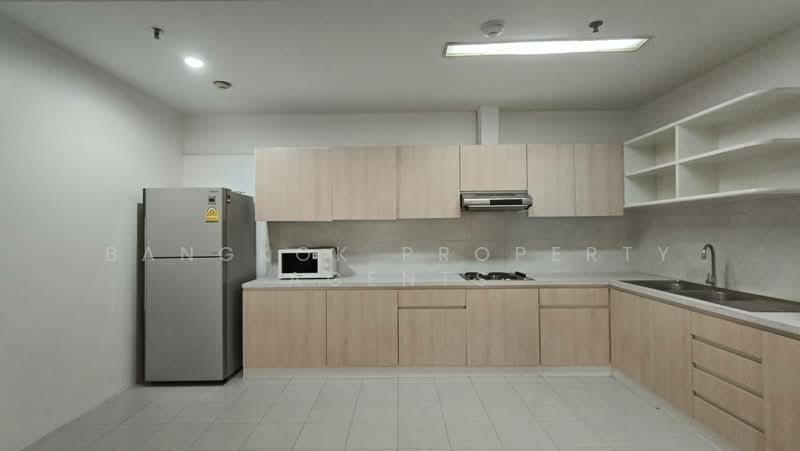 Baan Suanpetch, Bangkok, 18 Soi Sukhumvit 39, Khlong Tan Nua, Watthana, Bangkok, 2 Bedrooms, 140 sqm, Condo For Rent, by BANGKOK PROPERTY AGENTS, 500448944 - DDproperty.com