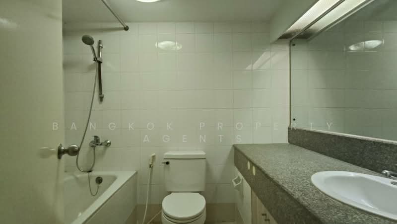 Baan Suanpetch, Bangkok, 18 Soi Sukhumvit 39, Khlong Tan Nua, Watthana, Bangkok, 2 Bedrooms, 140 sqm, Condo For Rent, by BANGKOK PROPERTY AGENTS, 500448944 - DDproperty.com