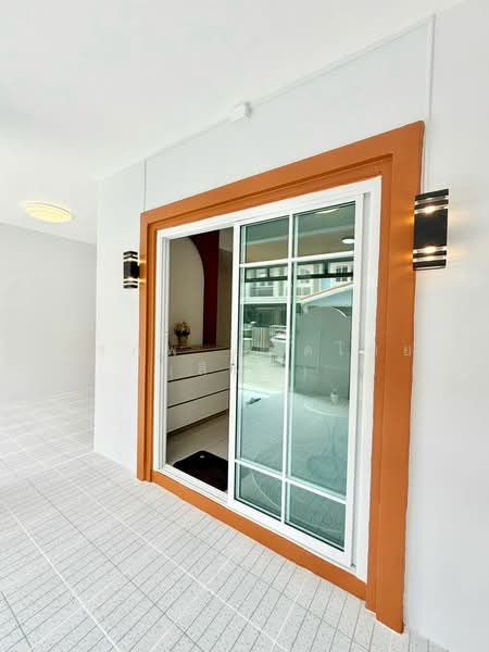Pruksa 10, Nonthaburi, Bang Kruai - Sai Noi Road, Sai Noi, Nonthaburi, 3 Bedrooms, 72 sqm, Single Detached House For Sale, by สรภพ ยอดไชย (สีฝุ่น), 500448961 - DDproperty.com