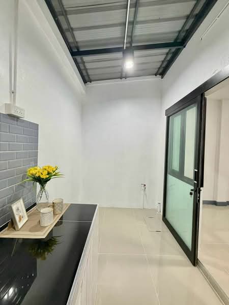 Piyawararom Village Phase 3, Nonthaburi, Baan Kluay-Sai Noi Road, Sai Noi, Nonthaburi, 3 Bedrooms, 64 sqm, Townhouse For Sale, by สรภพ ยอดไชย (สีฝุ่น), 500448975 - DDproperty.com