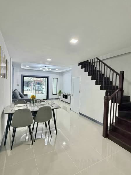 Piyawararom Village Phase 3, Nonthaburi, Baan Kluay-Sai Noi Road, Sai Noi, Nonthaburi, 3 Bedrooms, 64 sqm, Townhouse For Sale, by สรภพ ยอดไชย (สีฝุ่น), 500448975 - DDproperty.com