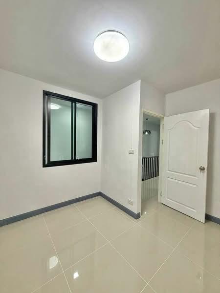 Piyawararom Village Phase 3, Nonthaburi, Baan Kluay-Sai Noi Road, Sai Noi, Nonthaburi, 3 Bedrooms, 64 sqm, Townhouse For Sale, by สรภพ ยอดไชย (สีฝุ่น), 500448975 - DDproperty.com