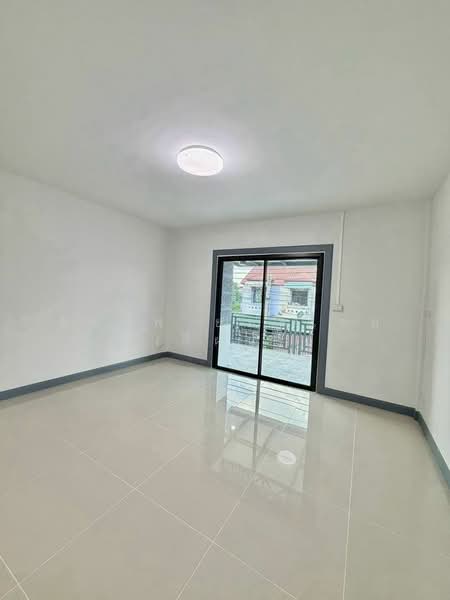 Piyawararom Village Phase 3, Nonthaburi, Baan Kluay-Sai Noi Road, Sai Noi, Nonthaburi, 3 Bedrooms, 64 sqm, Townhouse For Sale, by สรภพ ยอดไชย (สีฝุ่น), 500448975 - DDproperty.com