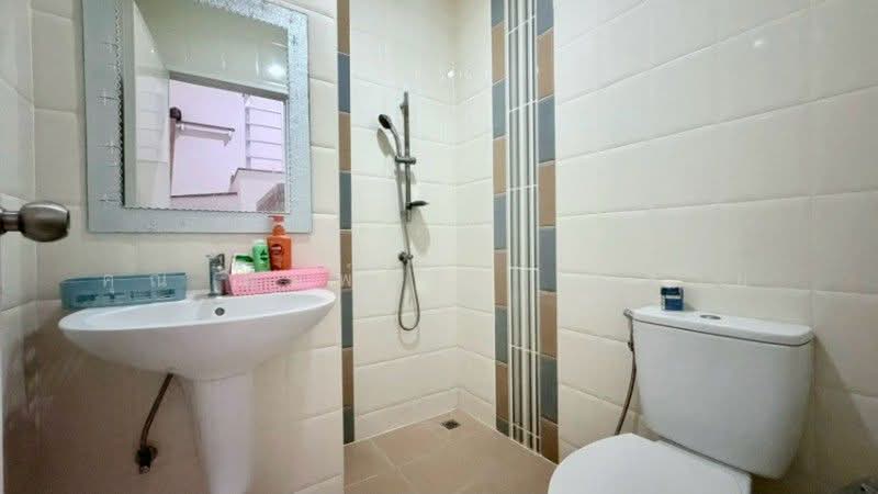Golden Town Onnut-Pattanakarn, Bangkok, 199 Soi On Nut 65 Yeak 14, Prawet, Bangkok, 4 Bedrooms, 131 sqm, Townhouse For Sale, by คุณ พิมพ์สิริ ( ทราย ), 500449027 - DDproperty.com