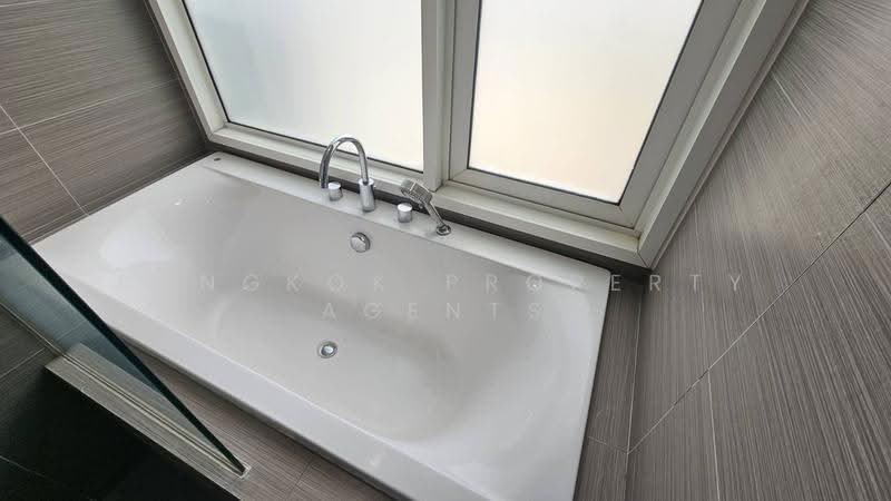 Siri At Sukhumvit, Bangkok, 902 Sukhumvit Road, Phra Kanong, Khlong Toei, Bangkok, 3 Bedrooms, 100 sqm, Condo For Rent, by BANGKOK PROPERTY AGENTS, 500449057 - DDproperty.com