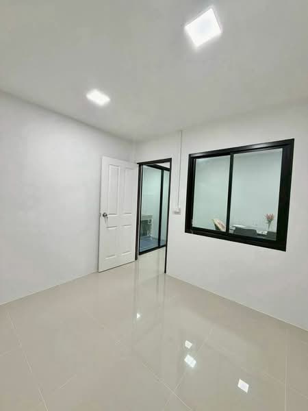 Santhat Thanee 2, Nonthaburi, Tha-Sai, Muang Nonthaburi, Nonthaburi, 3 Bedrooms, 80 sqm, Townhouse For Sale, by สรภพ ยอดไชย (สีฝุ่น), 500449062 - DDproperty.com