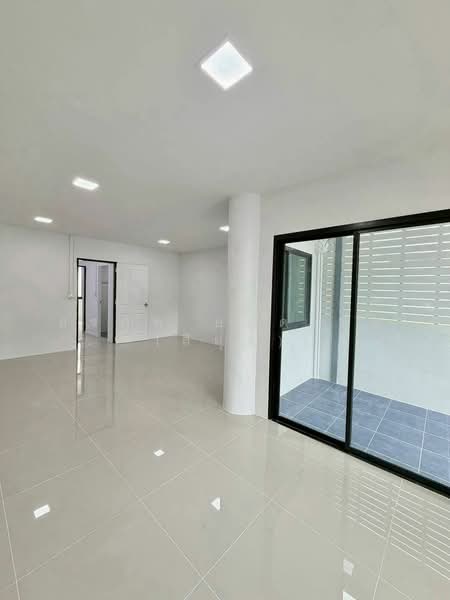 Santhat Thanee 2, Nonthaburi, Tha-Sai, Muang Nonthaburi, Nonthaburi, 3 Bedrooms, 80 sqm, Townhouse For Sale, by สรภพ ยอดไชย (สีฝุ่น), 500449062 - DDproperty.com