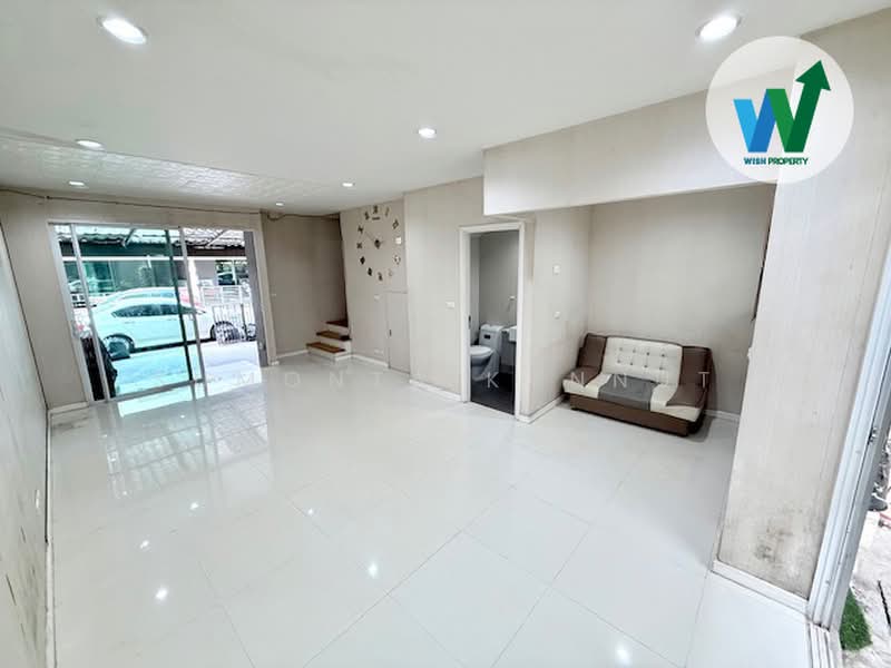 Patio Pattanakarn 38, Bangkok, Soi Phatthanakan 38 Phatthanakan Road, Suan Luang, Bangkok, 3 Bedrooms, 155 sqm, Townhouse For Sale, by Sumonta Kannut, 500449065 - DDproperty.com