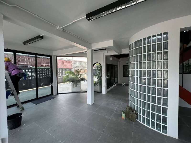 Office space for rent in Ladprao-Ratchada area, near BTS Sutthisan station, Bangkok, Wang Thonglang, Bangkok, , 520 sqm, Office Space For Rent, by Tida phanthonglarptawee, 500449138 - DDproperty.com