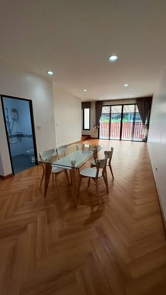 Townhouse/Office, 4 Ensuite Beds, Punnawithi, Bangkok, Bang Chak, Phra Khanong, Bangkok, 4 Bedrooms, 231 sqm, Townhouse For Rent, by Thiti Boonchurn, 500449140 - DDproperty.com