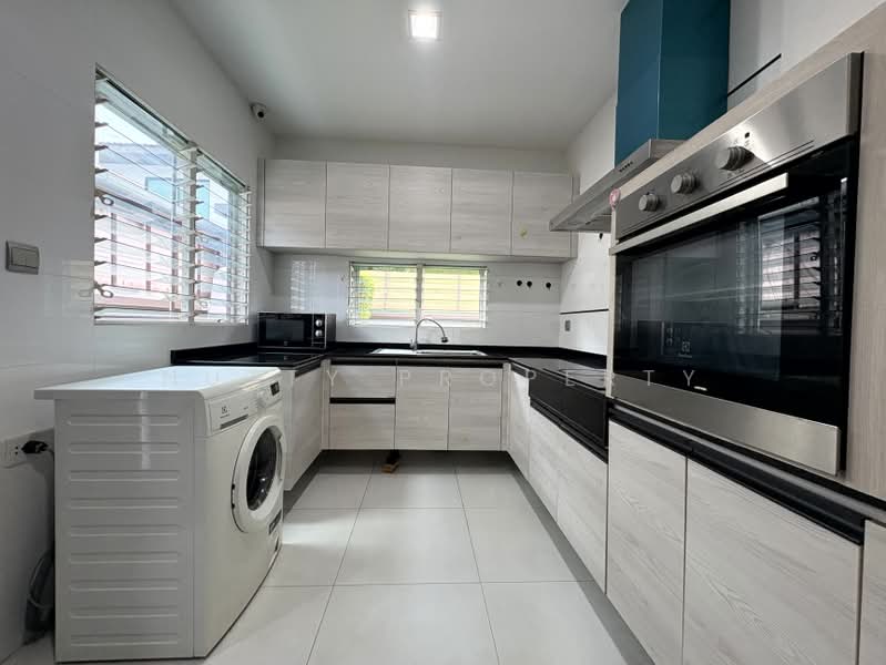 Mantana Bangna Km.7, Samut Prakan, 68 Bangna-Trad Road, Bang Kaeo, Bang Plee, Samut Prakan, 4 Bedrooms, 222 sqm, Single Detached House For Rent, by Nutty Property, 500449145 - DDproperty.com