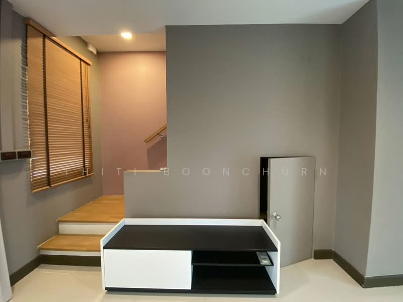 Baan Klang Muang Rama 9 (Motorway), Bangkok, New Bangkok-Chonburi Road, Suan Luang, Bangkok, 3 Bedrooms, 150 sqm, Single Detached House For Rent, by Thiti Boonchurn, 500449156 - DDproperty.com
