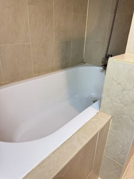 Witthayu Complex, Bangkok, 1673 New Petchaburi Road, Makkasan, Ratchathewi, Bangkok, 2 Bedrooms, 95 sqm, Condo For Rent, by Juthabhorn Uppachit (Amy), 500449159 - DDproperty.com