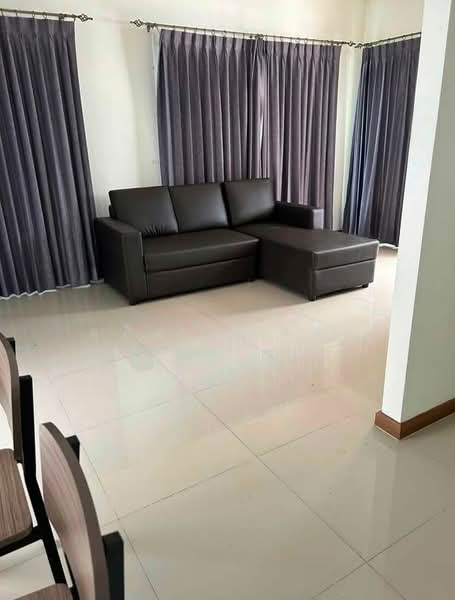 ให้เช่าบ้านแฝด ม.คาซ่าแกรนด์ สวนเสือ ศรีราชา, Chon Buri (Pattaya), Surasak, Si Racha, Chon Buri (Pattaya), 3 Bedrooms, 150 sqm, Semi-Detached House (Twin House) For Rent, by Dusit Saengfa, 500449179 - DDproperty.com