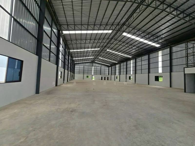 ให้เช่าโรงงานพร้อมออฟฟิต 980 ตรม. บ้านบึง ชลบุรี, Chon Buri (Pattaya), Ban Bung, Chon Buri (Pattaya), , 980 sqm, Warehouse/Factory For Rent, by Dusit Saengfa, 500449210 - DDproperty.com