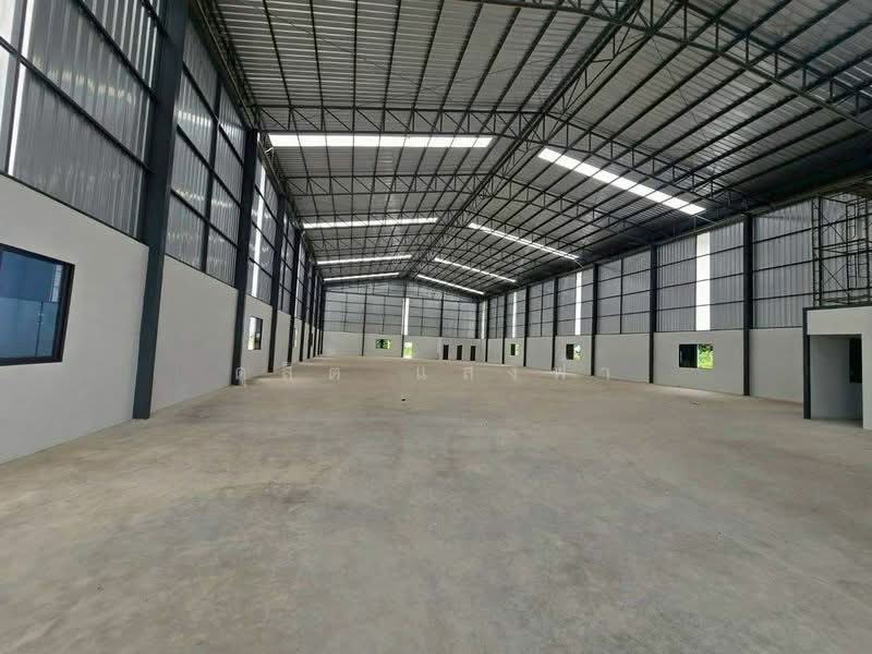 ให้เช่าโรงงานพร้อมออฟฟิต 980 ตรม. บ้านบึง ชลบุรี, Chon Buri (Pattaya), Ban Bung, Chon Buri (Pattaya), , 980 sqm, Warehouse/Factory For Rent, by Dusit Saengfa, 500449210 - DDproperty.com