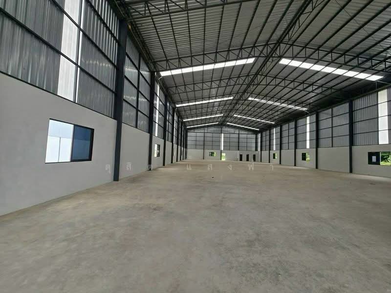 ให้เช่าโรงงานพร้อมออฟฟิต 980 ตรม. บ้านบึง ชลบุรี, Chon Buri (Pattaya), Ban Bung, Chon Buri (Pattaya), , 980 sqm, Warehouse/Factory For Rent, by Dusit Saengfa, 500449210 - DDproperty.com