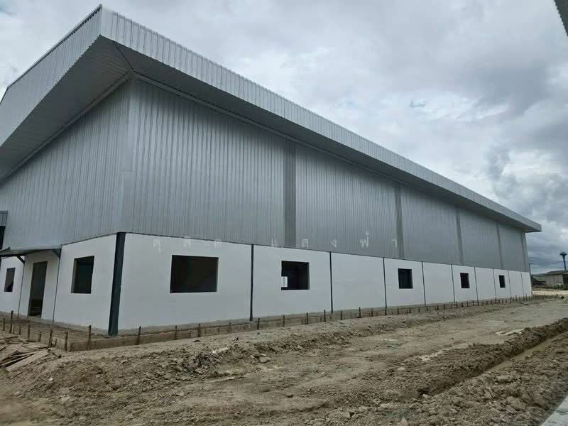 ให้เช่าโรงงานพร้อมออฟฟิต 980 ตรม. บ้านบึง ชลบุรี, Chon Buri (Pattaya), Ban Bung, Chon Buri (Pattaya), , 980 sqm, Warehouse/Factory For Rent, by Dusit Saengfa, 500449210 - DDproperty.com