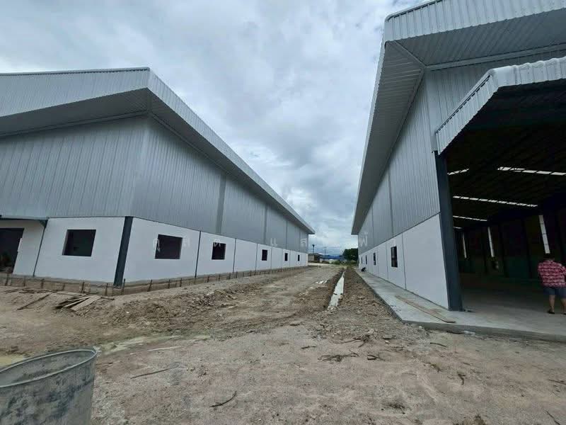 ให้เช่าโรงงานพร้อมออฟฟิต 980 ตรม. บ้านบึง ชลบุรี, Chon Buri (Pattaya), Ban Bung, Chon Buri (Pattaya), , 980 sqm, Warehouse/Factory For Rent, by Dusit Saengfa, 500449210 - DDproperty.com