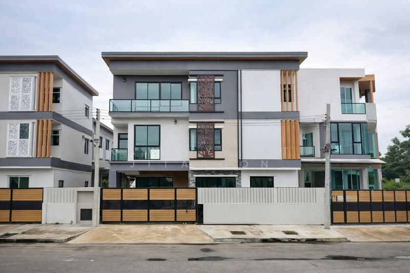 บ้านใหม่ 4นอน 3ชั้น 2จอด พัฒนาการ 65, กรุงเทพ, พัฒนาการ, ประเวศ, กรุงเทพ, 278 ตร.ม., บ้านเดี่ยว ขาย, โดย Kawinyarat Jitaroon, 500449214 - DDproperty.com
