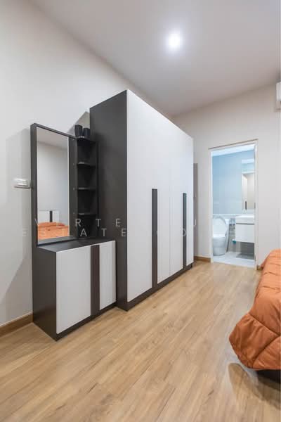 Baan Klang Muang Classe Ekkamai-Ramintra, Bangkok, Sukhonthasawat Road, Lat Phrao, Bangkok, 4 Bedrooms, 241 sqm, Single Detached House For Rent, by Vertex Luxe Estate Co.,LTD, 500449229 - DDproperty.com