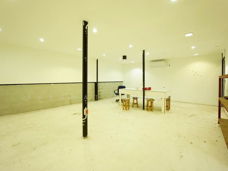 หทัยราษฎร์ 4 พื้นที่, Bangkok, Sam Wa Tawan Tok, Khlong Sam Wa, Bangkok, , 400 sqm, Warehouse/Factory For Sale, by Panuwat Ruangrak, 500449261 - DDproperty.com