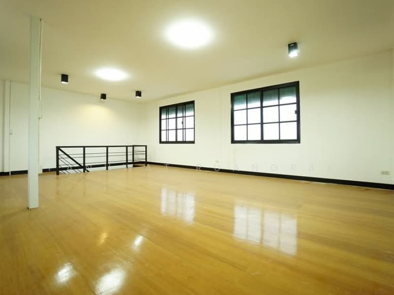 หทัยราษฎร์ 4 พื้นที่, Bangkok, Sam Wa Tawan Tok, Khlong Sam Wa, Bangkok, , 400 sqm, Warehouse/Factory For Sale, by Panuwat Ruangrak, 500449261 - DDproperty.com
